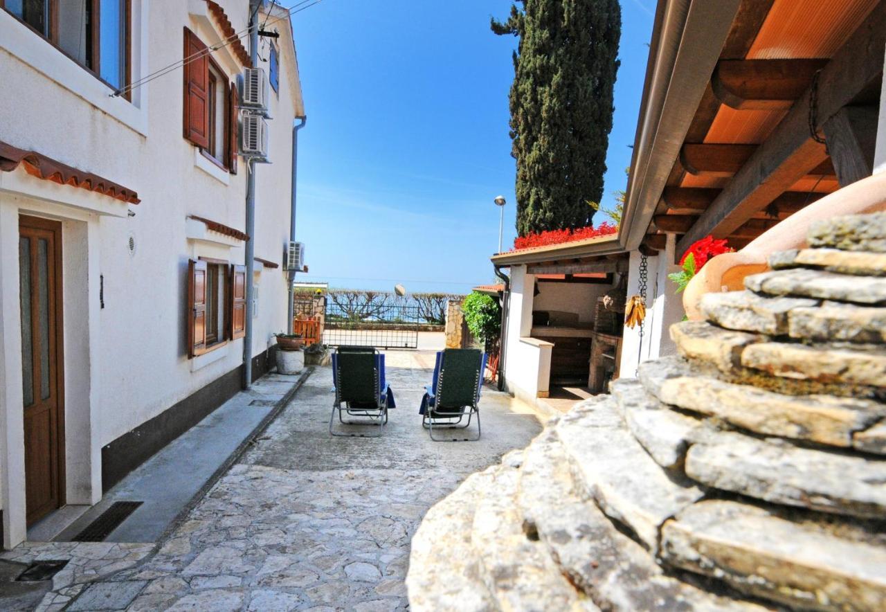Casa Astrid By The Sea In Πόρετς Εξωτερικό φωτογραφία