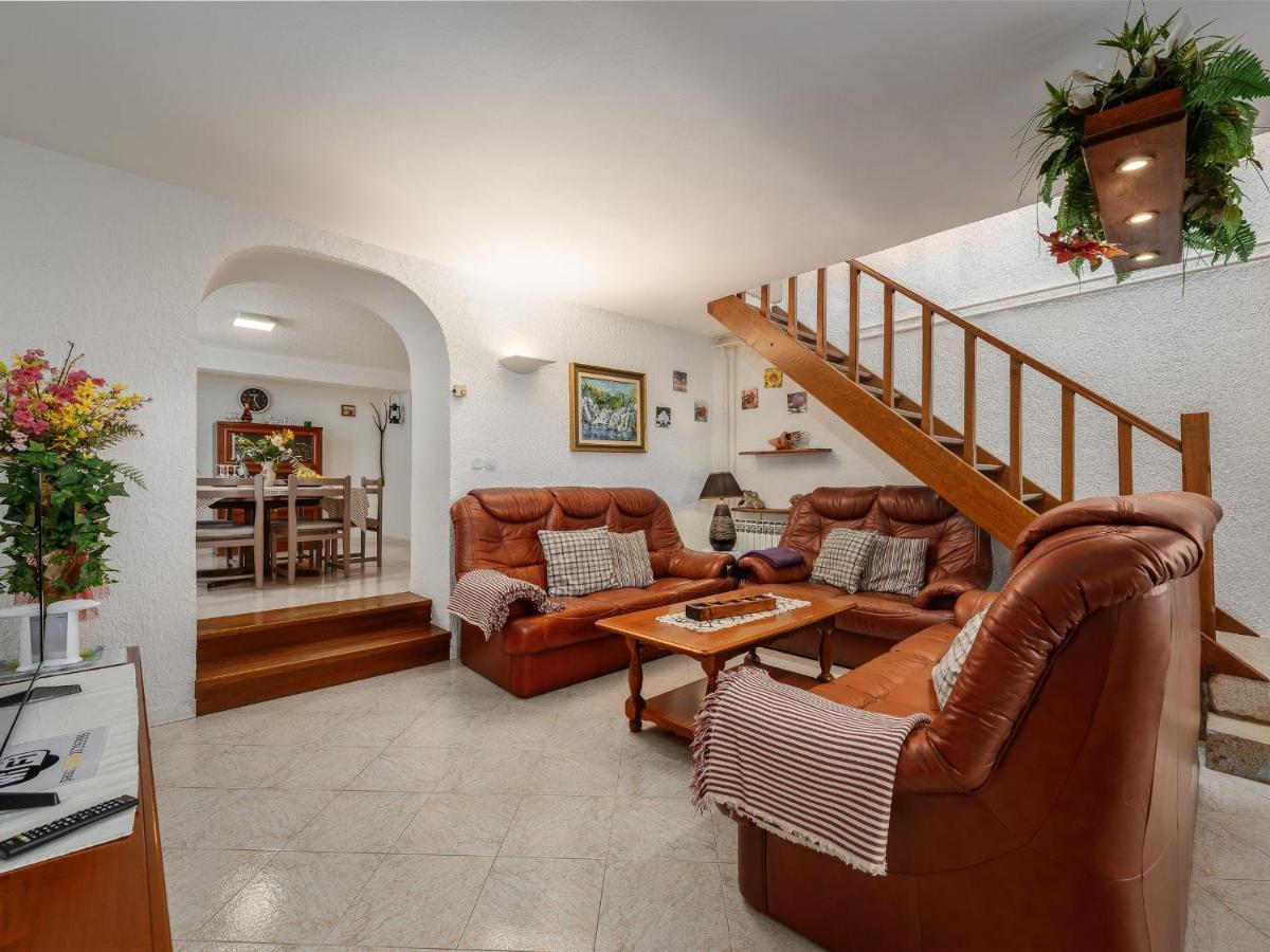 Casa Astrid By The Sea In Πόρετς Εξωτερικό φωτογραφία