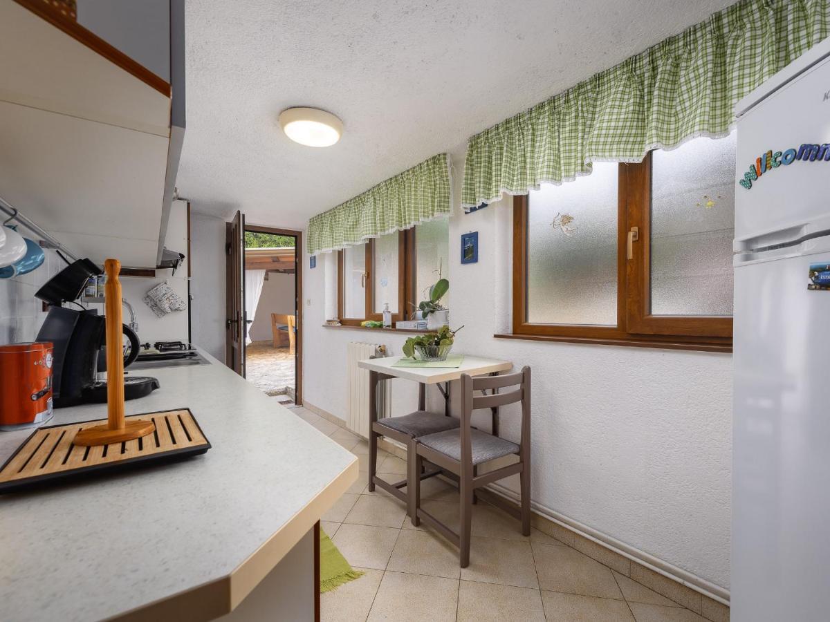 Casa Astrid By The Sea In Πόρετς Εξωτερικό φωτογραφία
