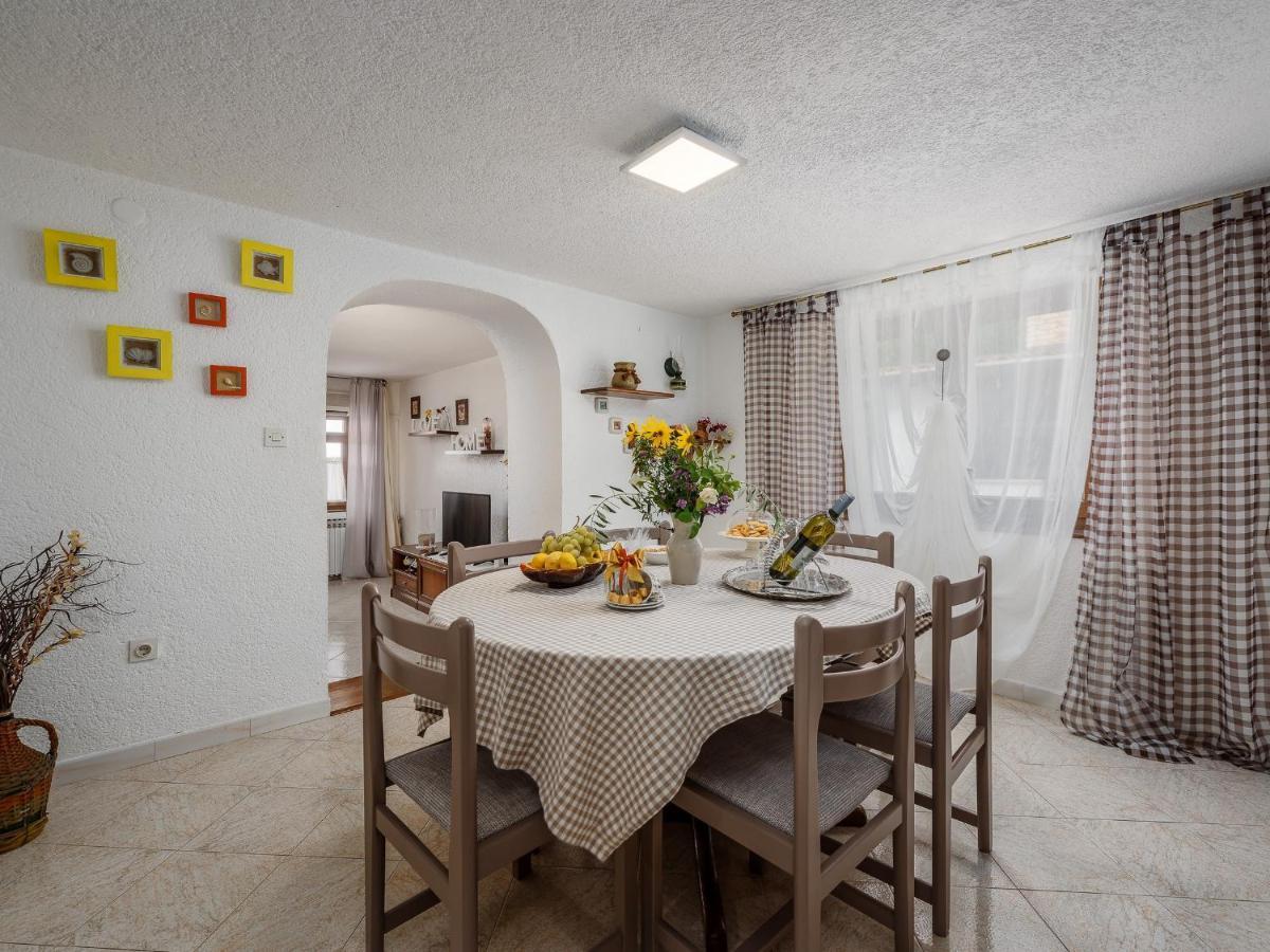 Casa Astrid By The Sea In Πόρετς Εξωτερικό φωτογραφία