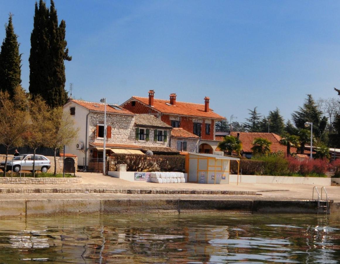 Casa Astrid By The Sea In Πόρετς Εξωτερικό φωτογραφία